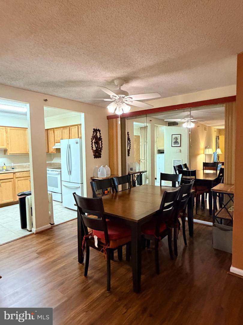 https://bt-photos.global.ssl.fastly.net/brightmls/orig_boomver_1_804968986606-2.jpg