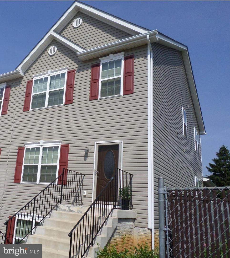 206 Fairfax Boulevard - Photo 1