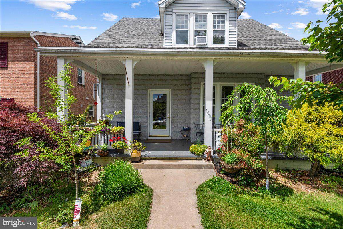 https://bt-photos.global.ssl.fastly.net/brightmls/orig_boomver_1_804983203052-2.jpg