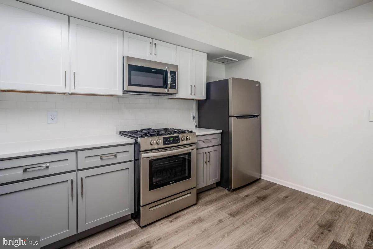 1699 Yale Place - Photo 1