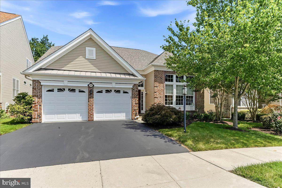404 Peters Way - Photo 1
