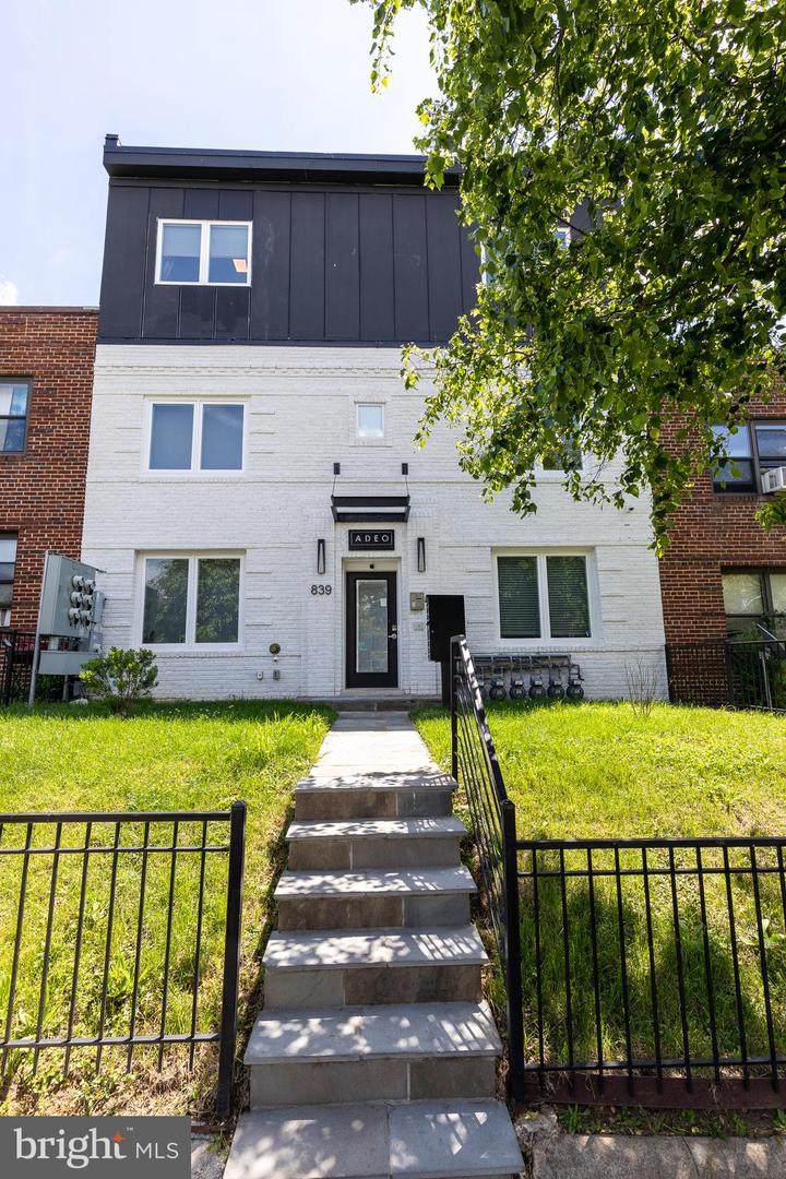 839 19TH Street - Photo 1