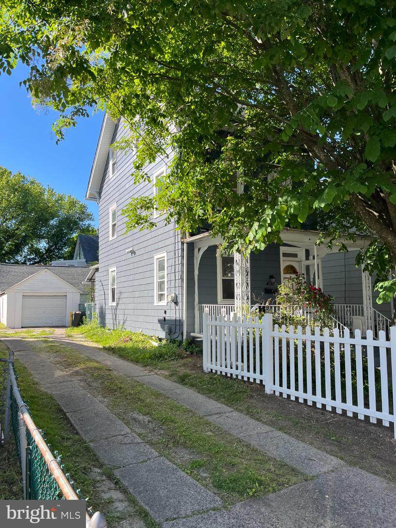 227 Greenfield Avenue - Photo 1