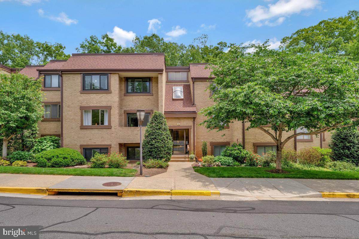 1663 Parkcrest Circle - Photo 1
