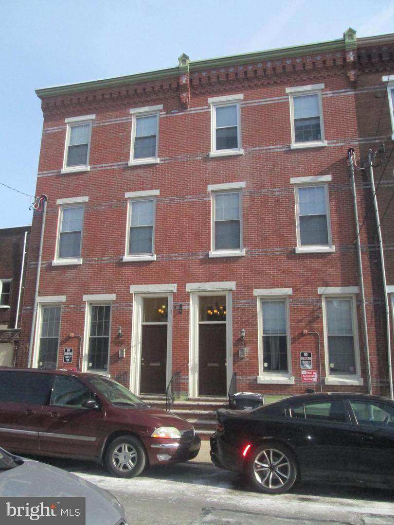 923 15TH Street - Photo 1