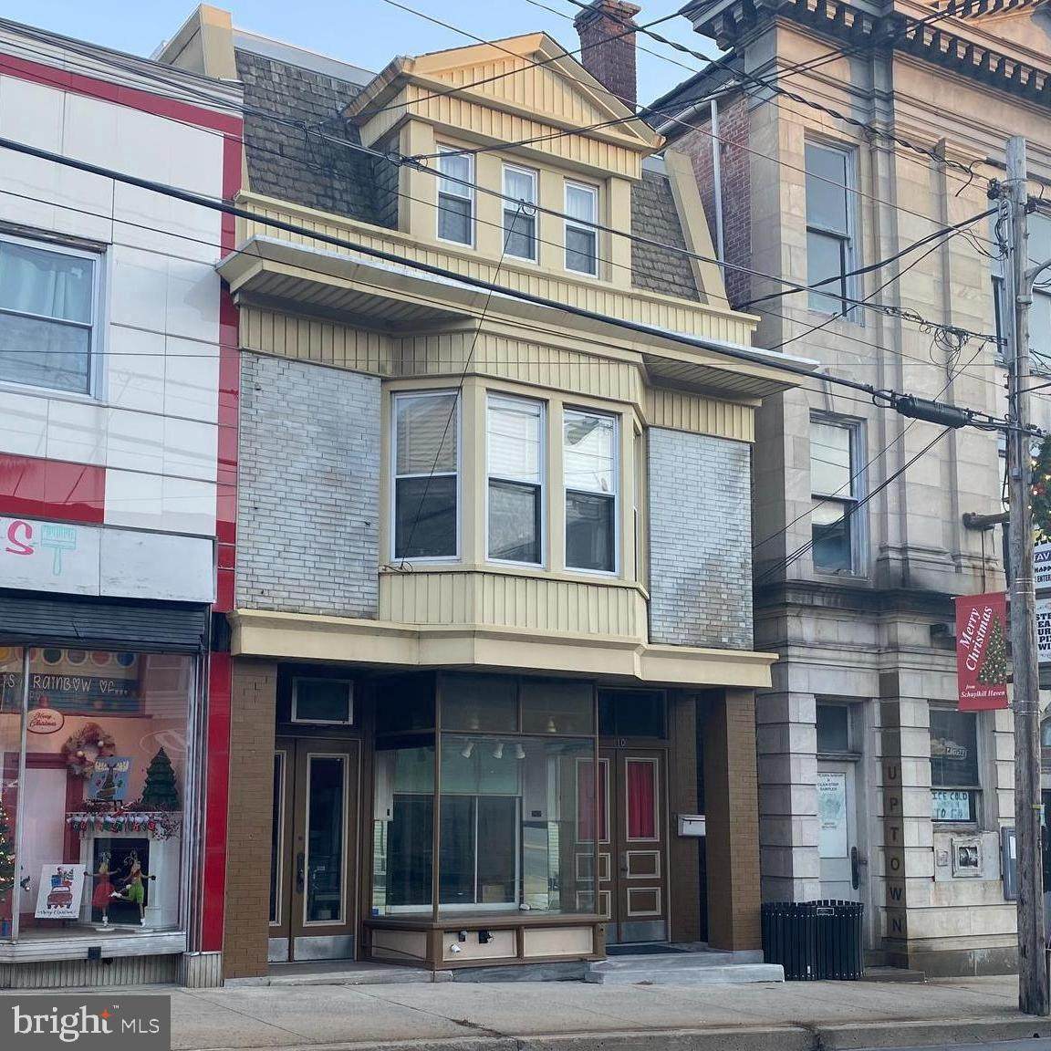 10 Main Street - Photo 1