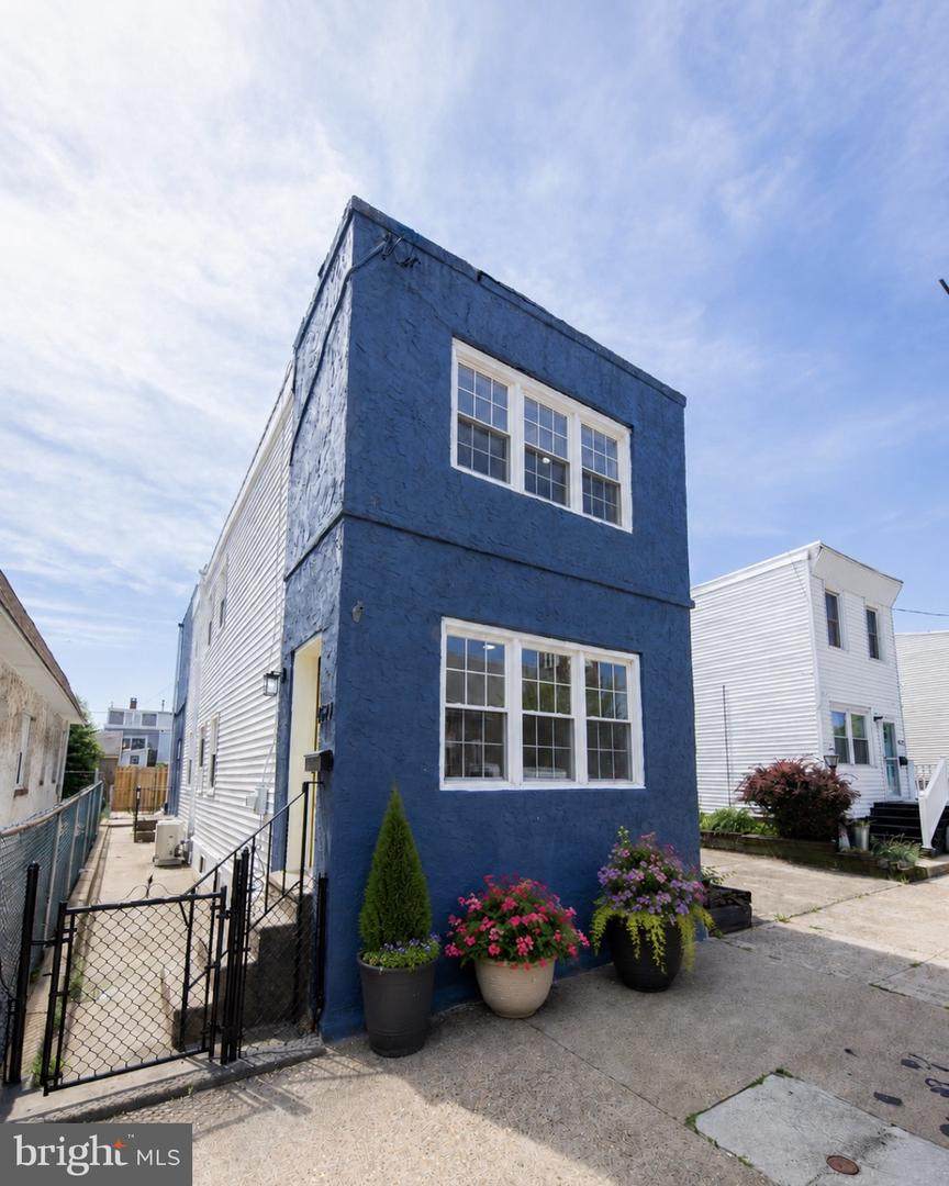4627 Edgemont Street - Photo 1