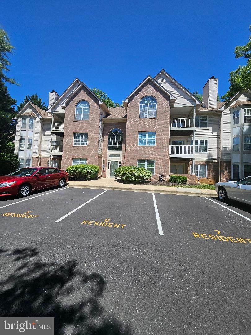 9811 Lake Pointe Court - Photo 1