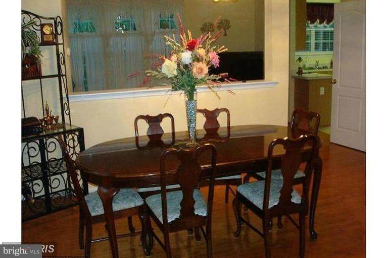 https://bt-photos.global.ssl.fastly.net/brightmls/orig_boomver_1_805006104462-2.jpg
