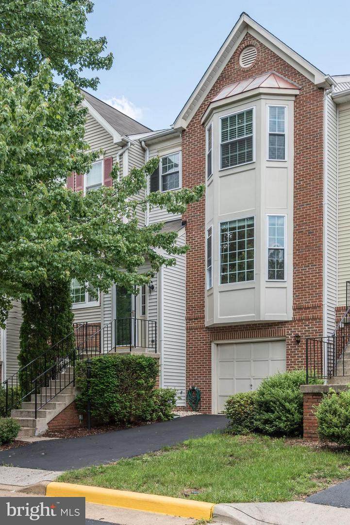 21588 Bankbarn Terrace - Photo 1