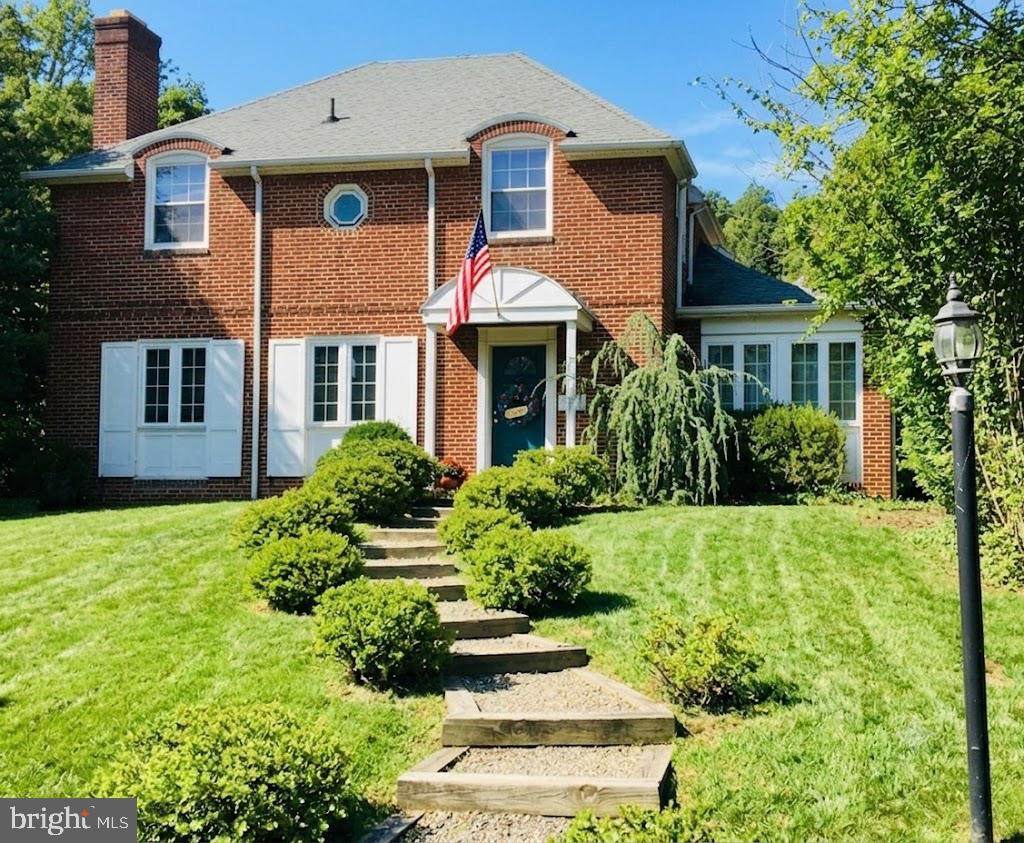 833 Buckingham Road - Photo 1