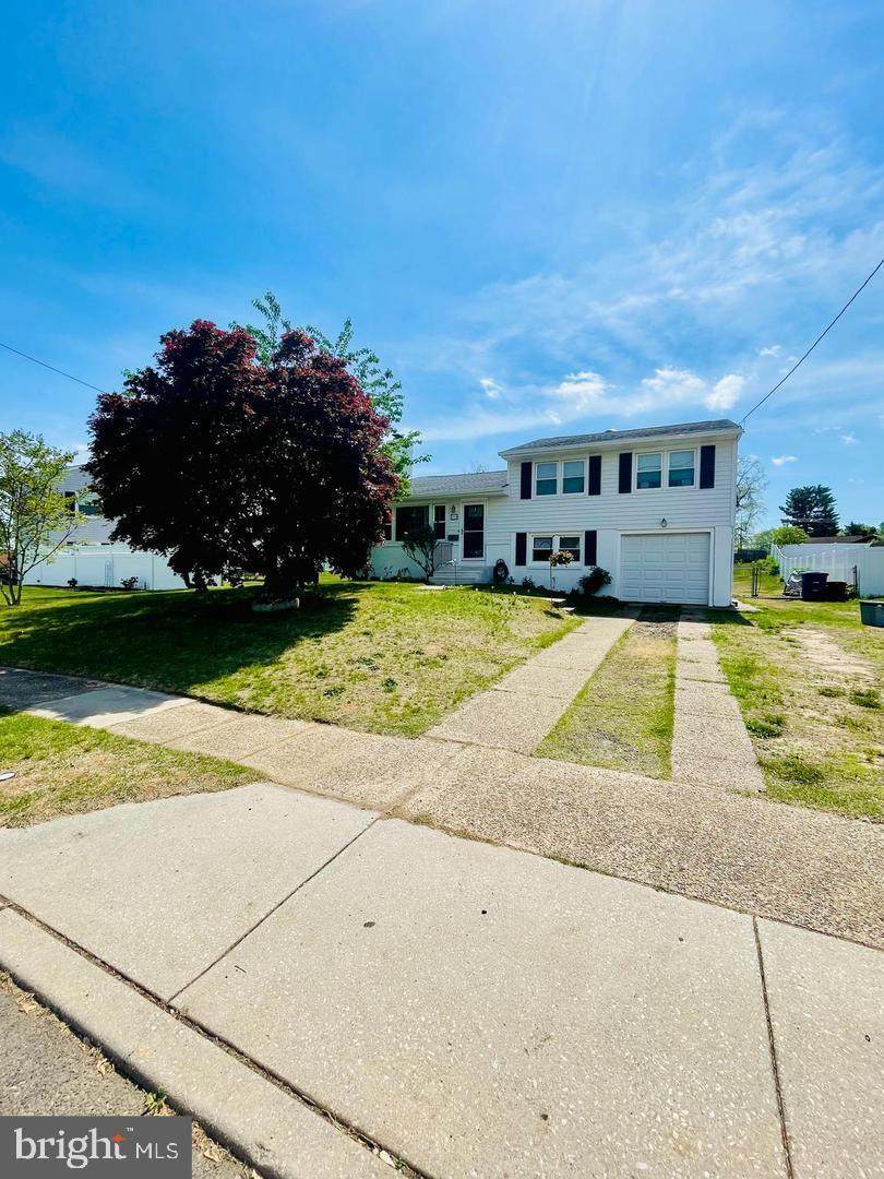 218 Hendrickson Avenue - Photo 1