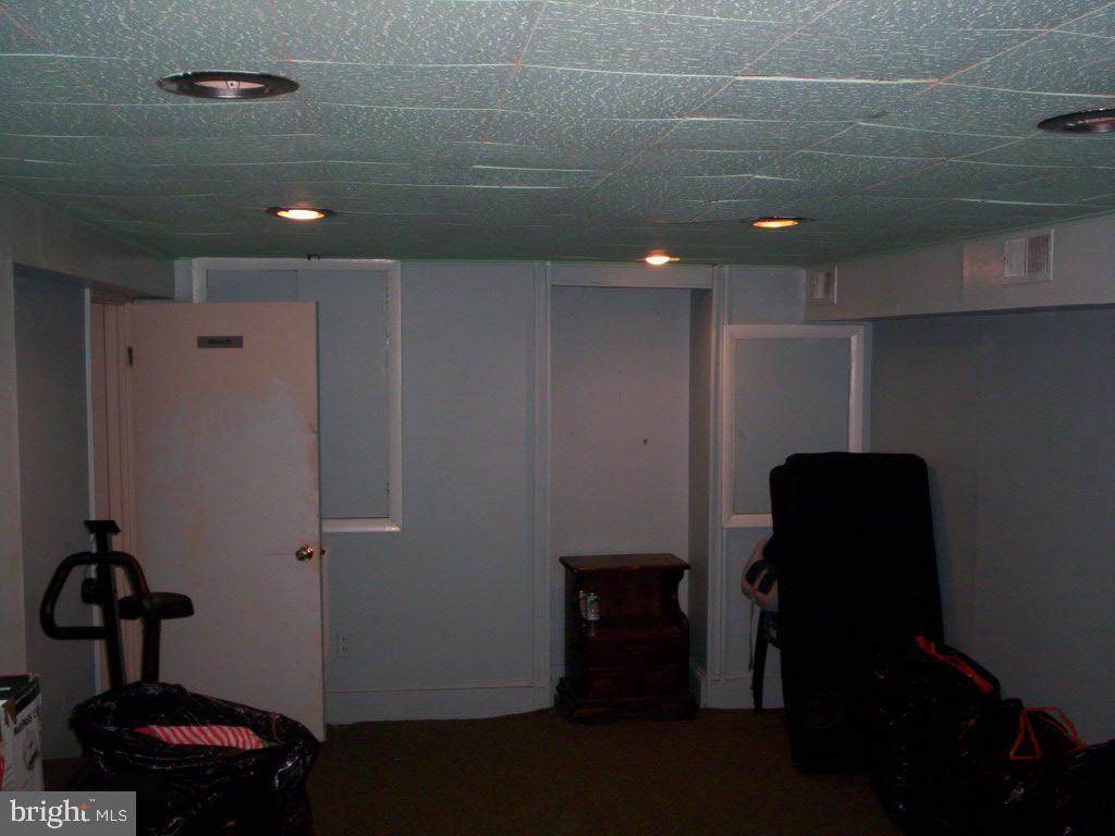 https://bt-photos.global.ssl.fastly.net/brightmls/orig_boomver_1_805014695690-2.jpg