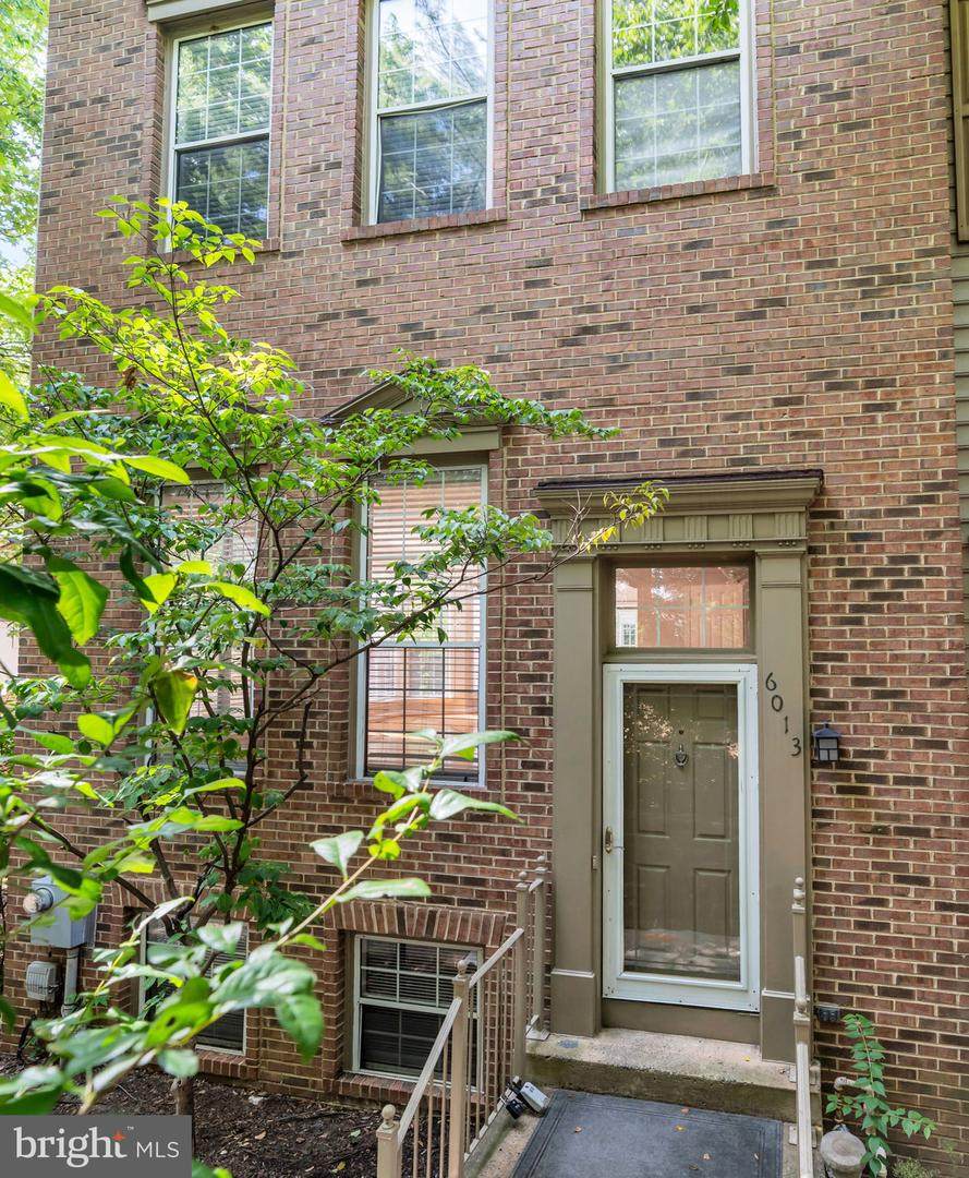 6013 Riddle Walk - Photo 1