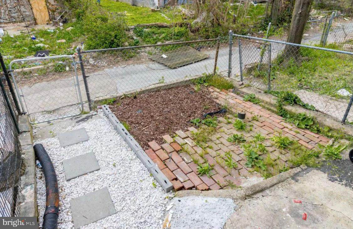 1626 Appleton Street - Photo 1