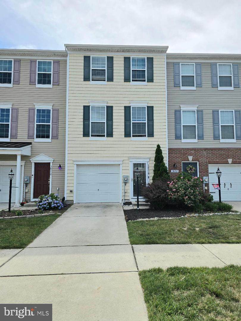 38214 Enfield Drive - Photo 1