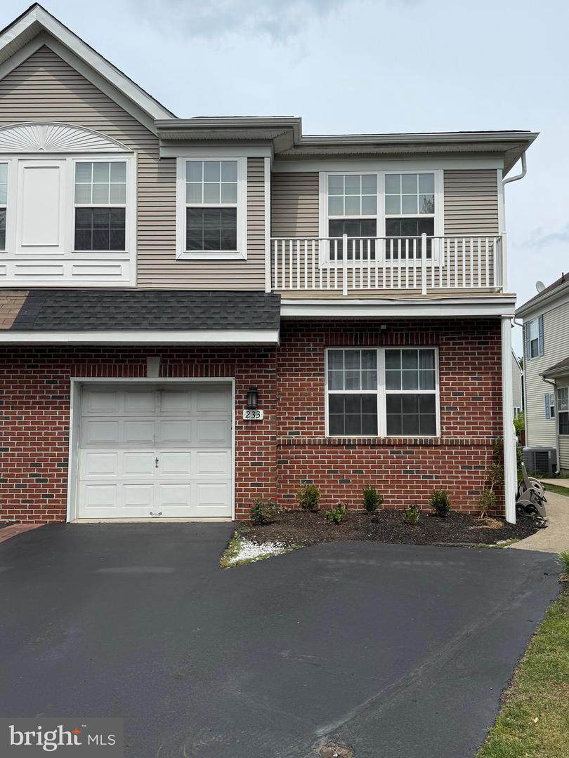 233 Fountayne Lane - Photo 1