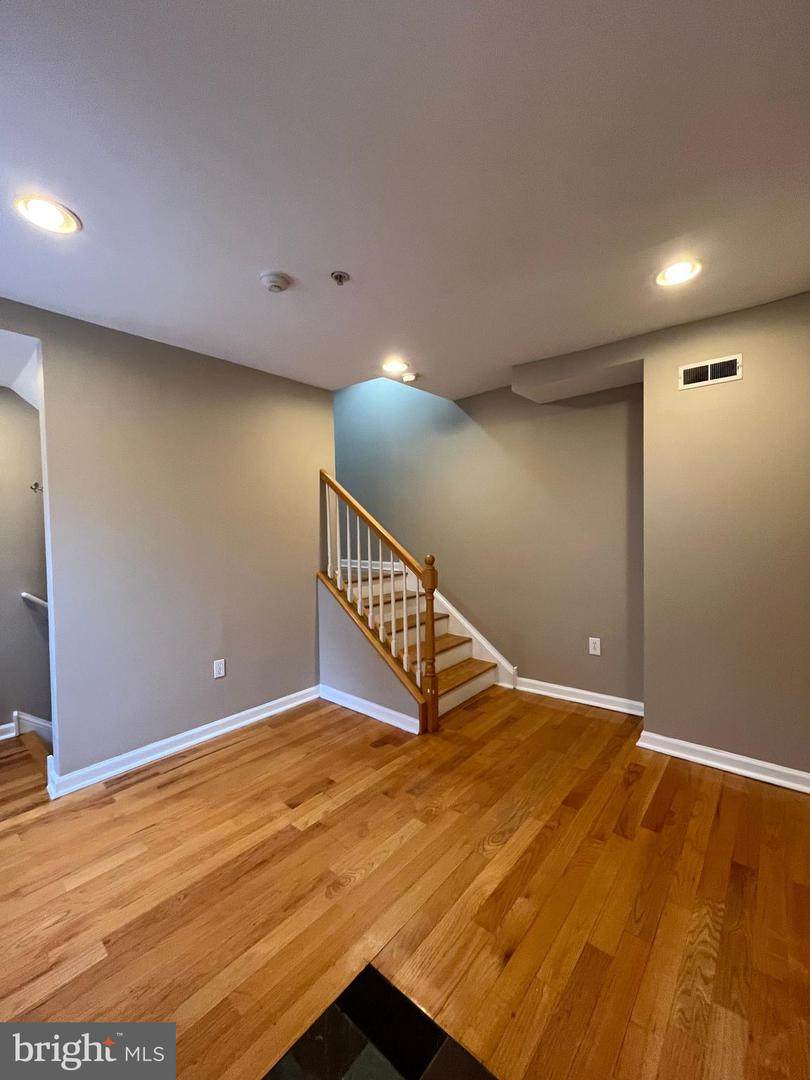 1027-31 4TH Street - Photo 1