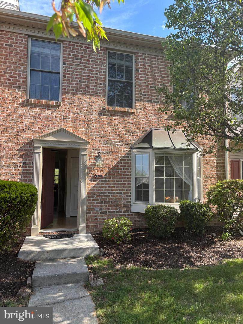 320 Woodland View Court - Photo 1