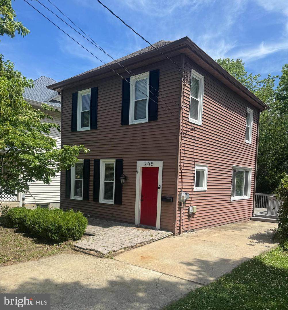 205 Douglass Avenue - Photo 1