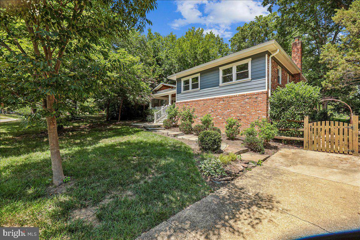 8109 Bainbridge Road - Photo 1