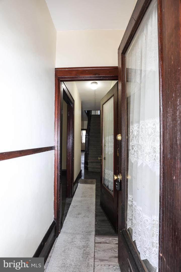 https://bt-photos.global.ssl.fastly.net/brightmls/orig_boomver_1_805029737876-2.jpg