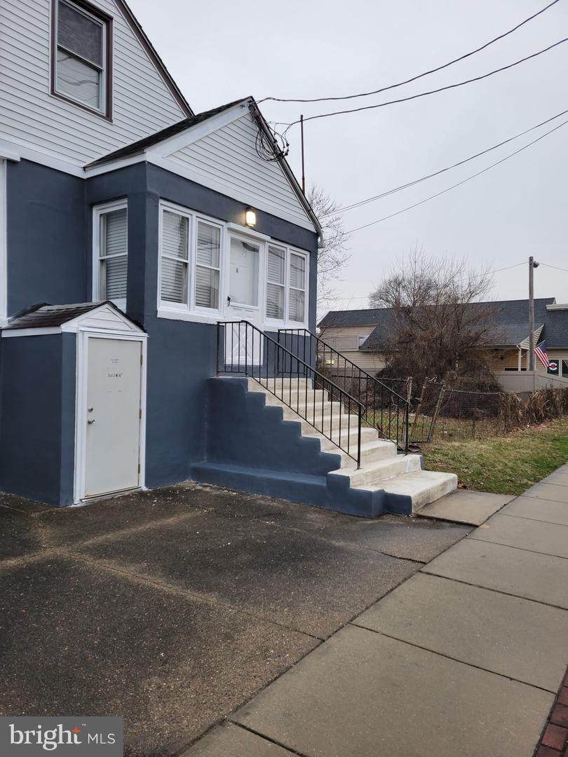 300 Kings Highway - Photo 1