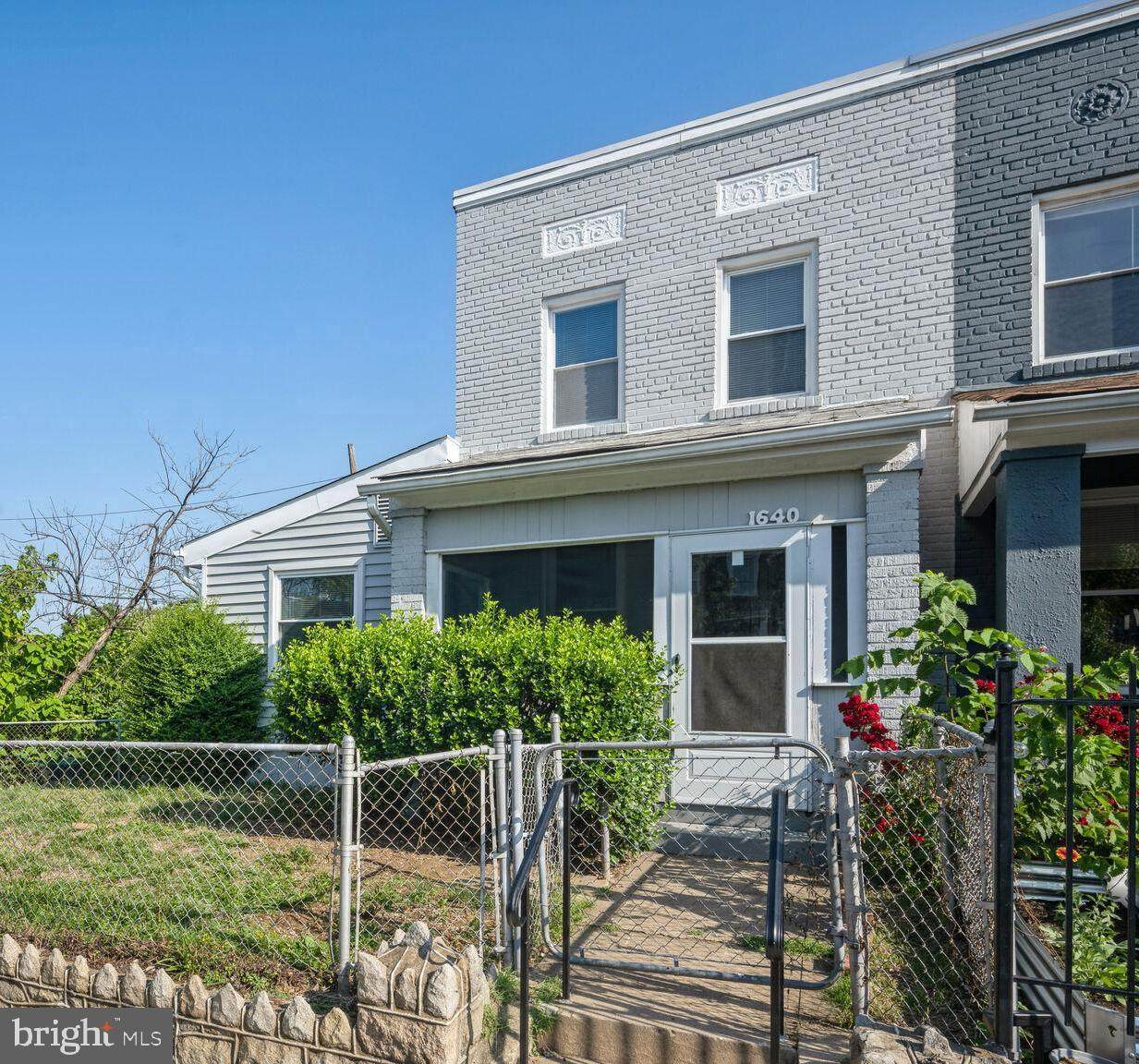 1640 L Street - Photo 1