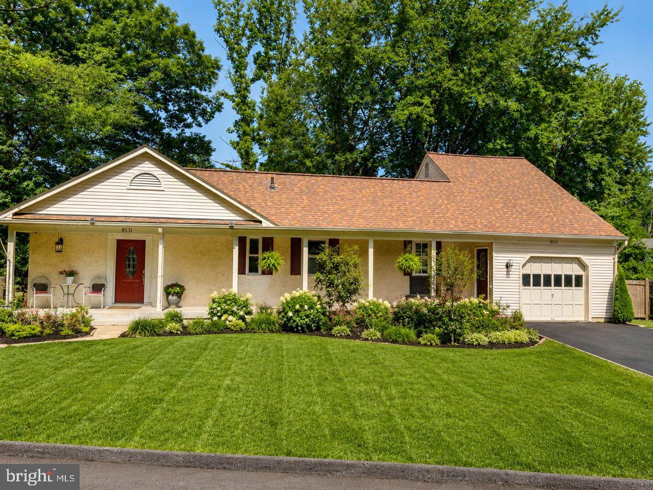 8531 West Oak Place Place - Photo 1