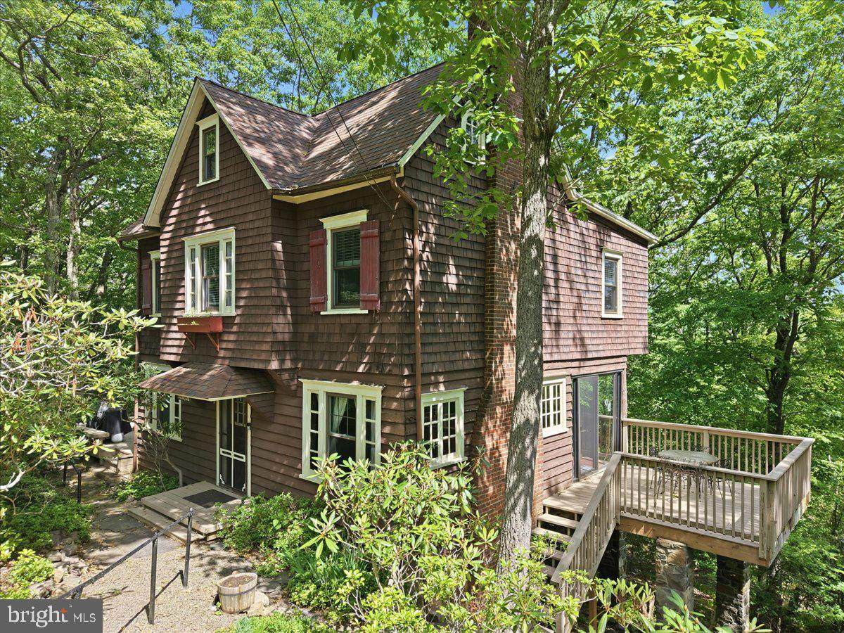 90 Oak Lane - Photo 1
