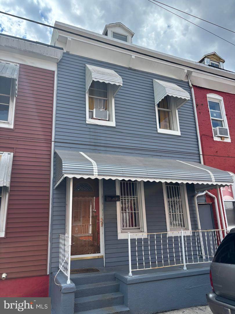 520 Moss Street - Photo 1