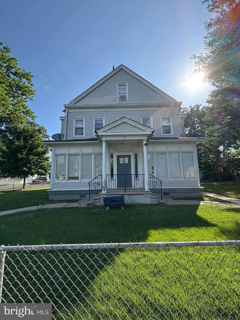 402 Cinnaminson Avenue - Photo 1