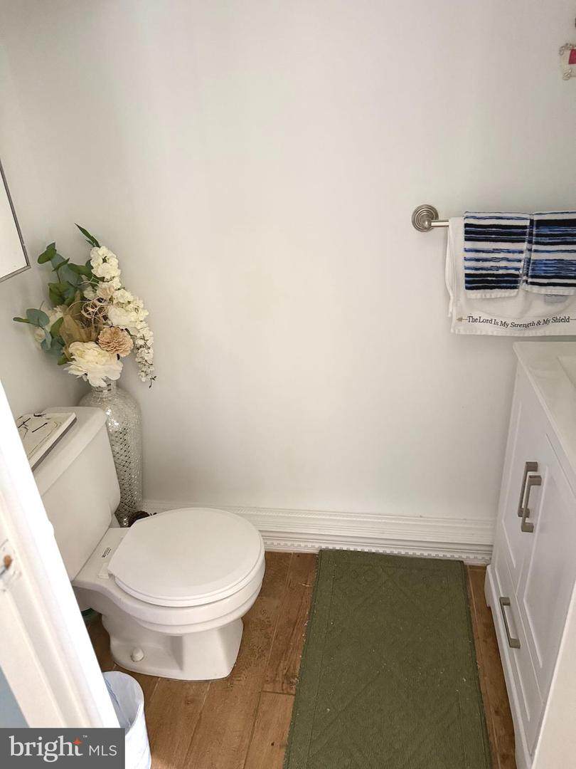 https://bt-photos.global.ssl.fastly.net/brightmls/orig_boomver_1_805050193794-2.jpg