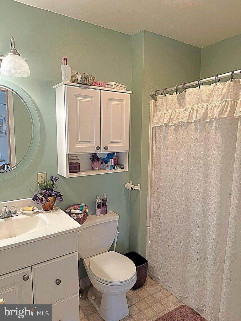 https://bt-photos.global.ssl.fastly.net/brightmls/1280_boomver_1_805052057246-2.jpg