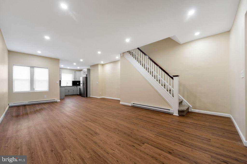 https://bt-photos.global.ssl.fastly.net/brightmls/orig_boomver_1_805052413118-2.jpg