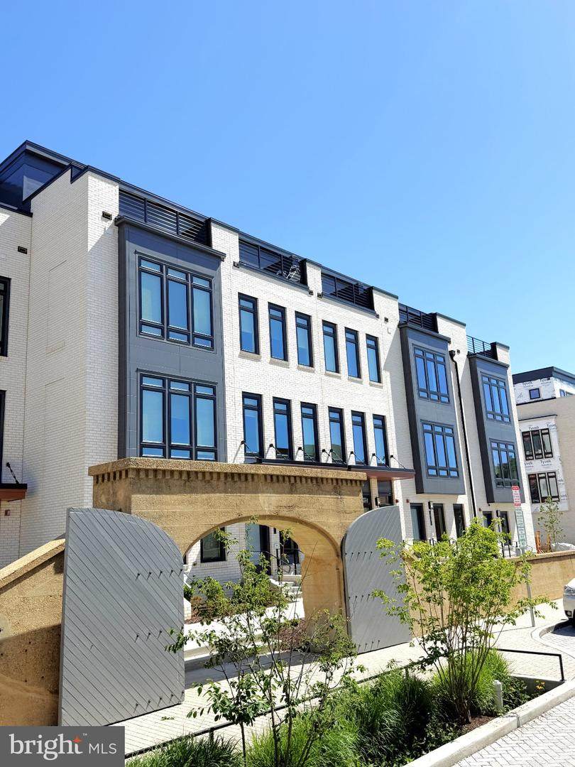 33 Lower Service Court - Photo 1
