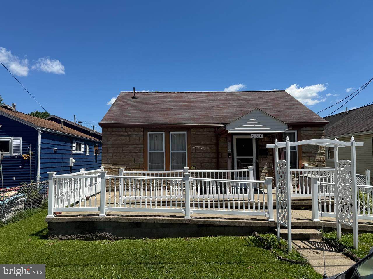 2310 Mckinley Ave - Photo 1