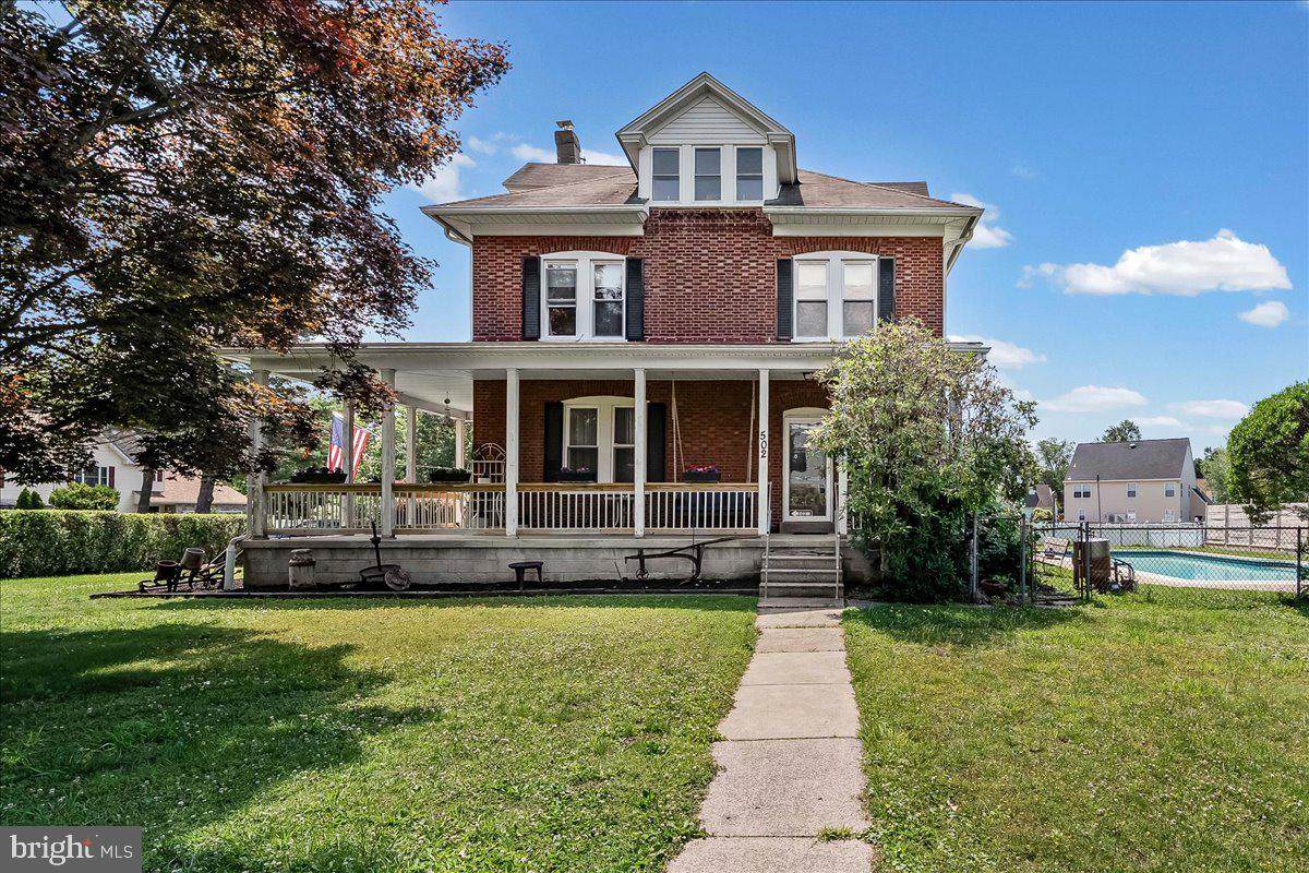 502 Yale Avenue - Photo 1