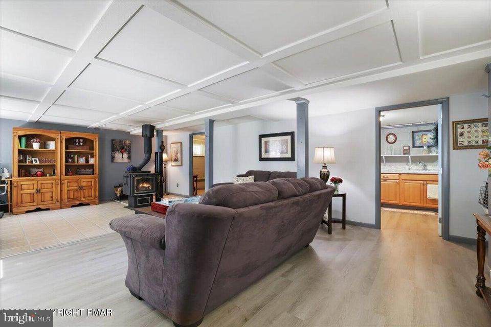 https://bt-photos.global.ssl.fastly.net/brightmls/orig_boomver_1_805061942930-2.jpg
