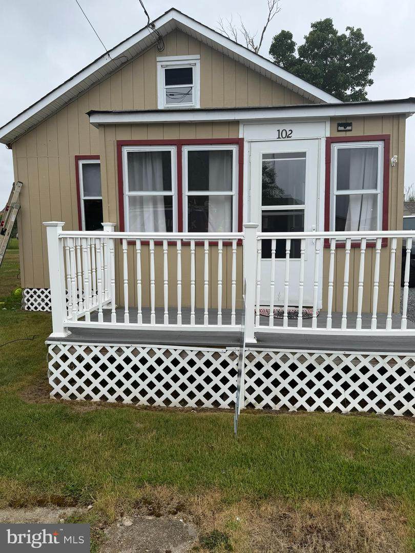 102 Garrison Avenue - Photo 1
