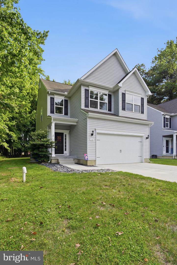 124 Riverside Drive - Photo 1