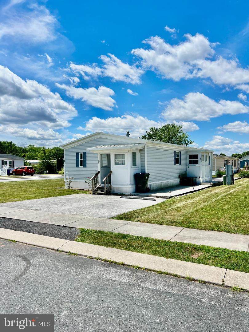 https://bt-photos.global.ssl.fastly.net/brightmls/orig_boomver_1_805068648398-2.jpg