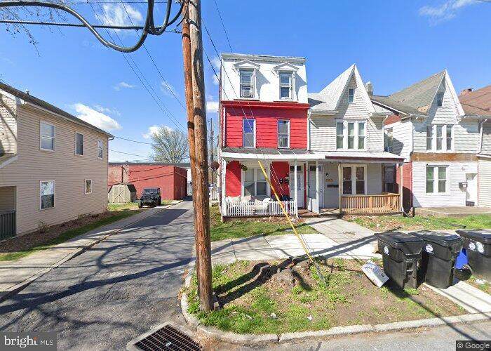 8 18TH Street - Photo 1