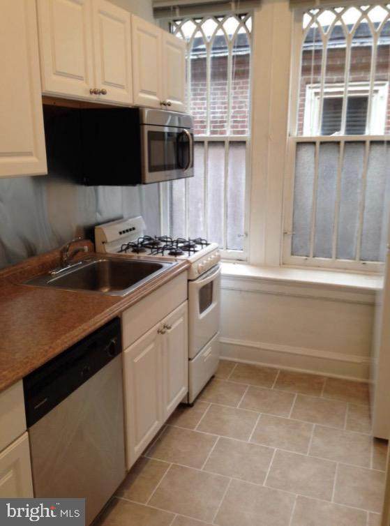 1209 Spruce Street - Photo 1