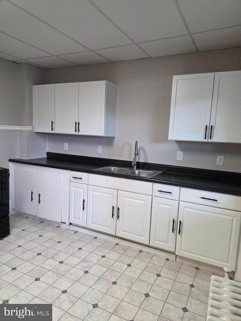 102 Oak Street - Photo 1