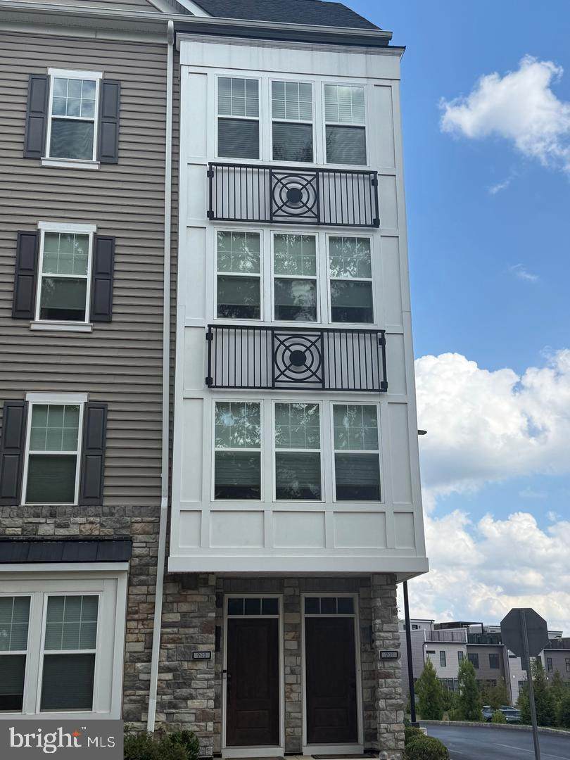 201 Charles Ellis Drive - Photo 1