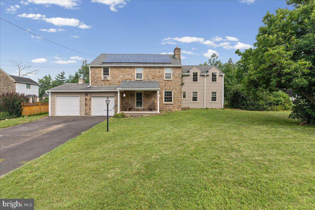 514 Summit Avenue - Photo 1