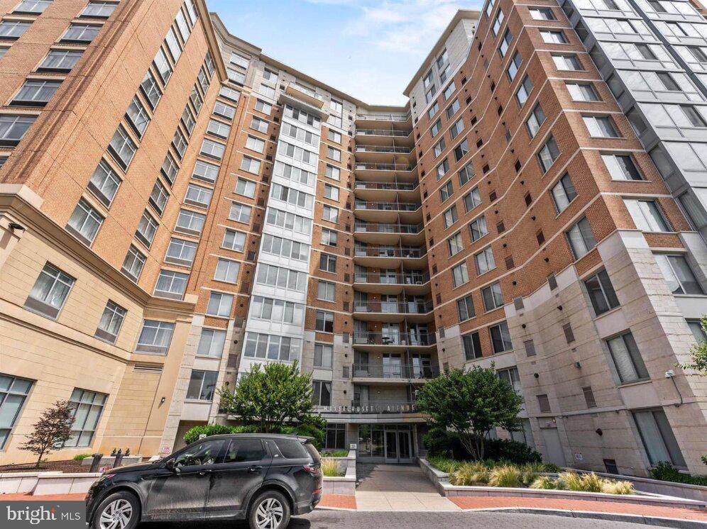 555 Massachusetts Avenue - Photo 1