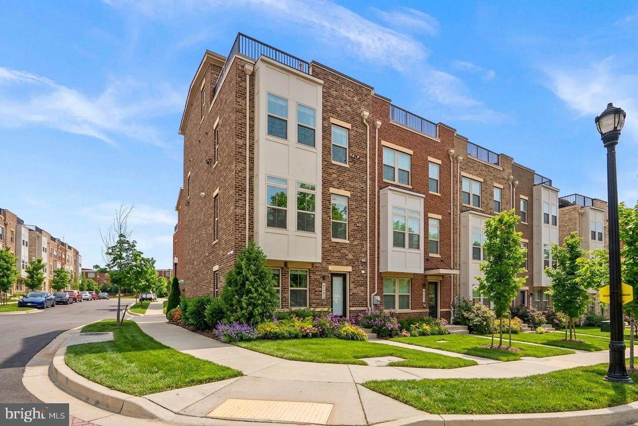 6100 Northwest Drive - Photo 1