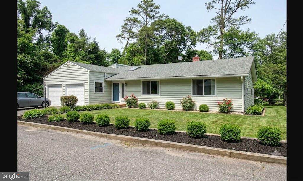 207 Pine Street - Photo 1